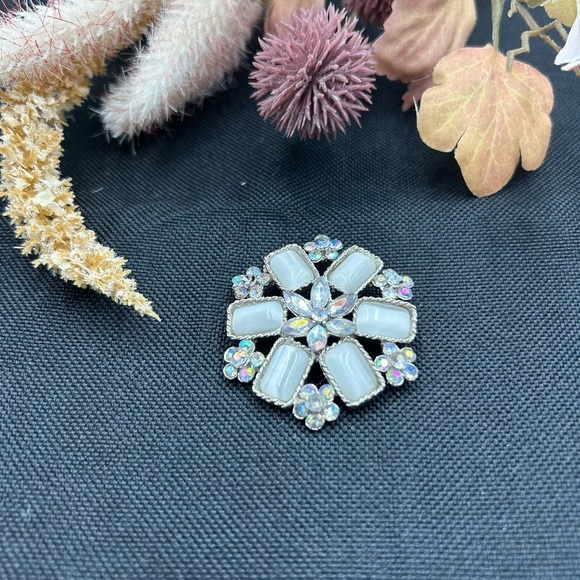 Vintage Art Deco Rhinestones Floral Circle Brooch - Picture 1 of 5
